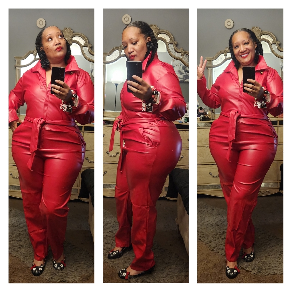 Suave red jumpsuit - Picture 1 of 1